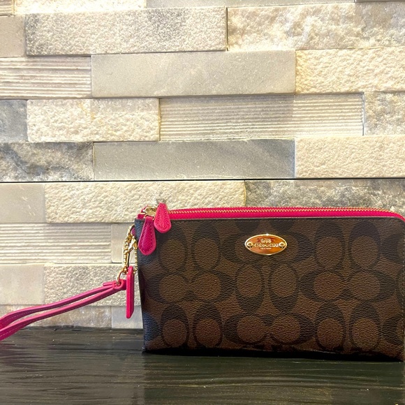 Coach Wristlet Wallet pink and Tan Colors. - Picture 3 of 6
